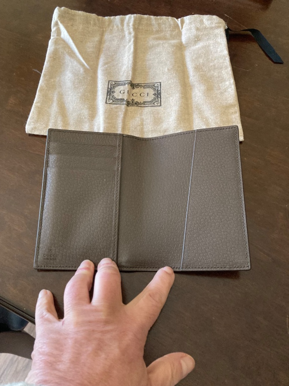 Gucci Passport Wallet - Picture 2 of 3